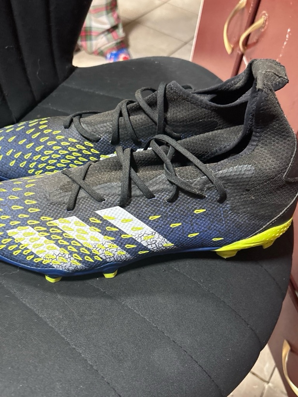 adidas Men's Black and Neon Yellow Soccer Cleats